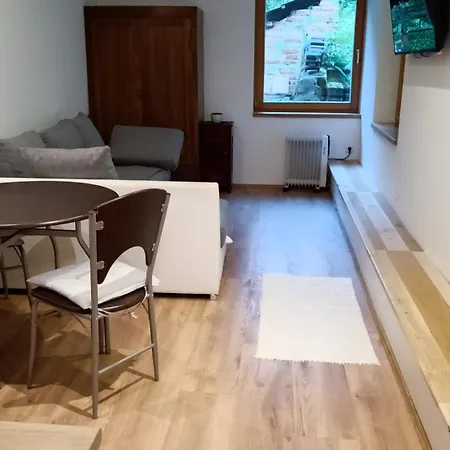 Apartment In The Edge Of Forrest *